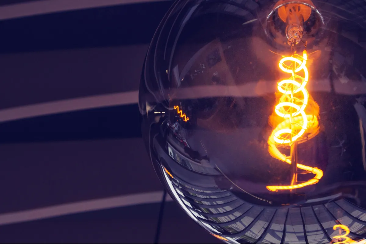 Energy-efficient LED bulb